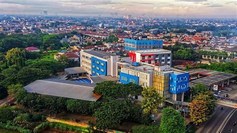 High School in Jakarta .